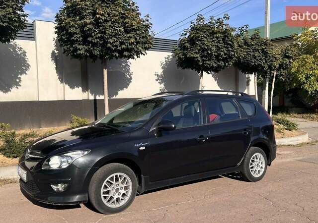 Чорний Хендай i30, об'ємом двигуна 1.58 л та пробігом 260 тис. км за 6500 $, фото 1 на Automoto.ua