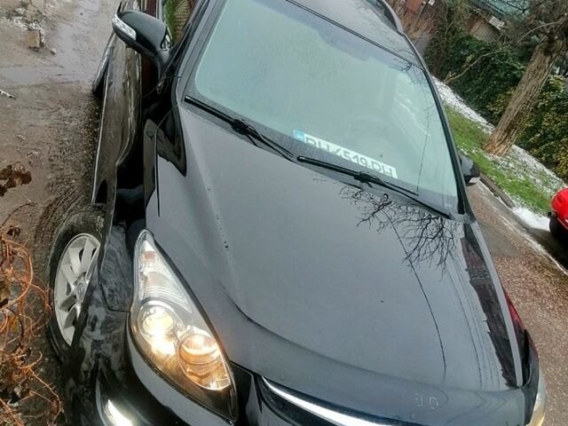 Чорний Хендай i30, об'ємом двигуна 1.6 л та пробігом 19400 тис. км за 5600 $, фото 1 на Automoto.ua