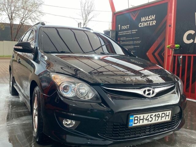 Черный Хендай i30, объемом двигателя 1.6 л и пробегом 195 тыс. км за 5800 $, фото 1 на Automoto.ua