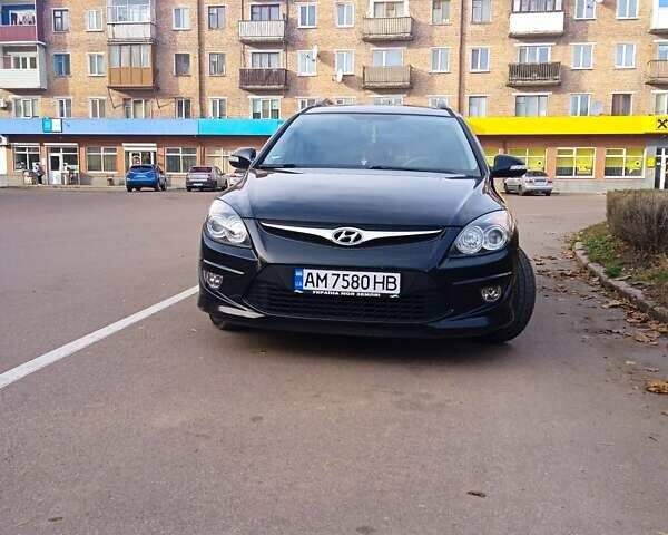 Черный Хендай i30, объемом двигателя 1.4 л и пробегом 224 тыс. км за 7500 $, фото 1 на Automoto.ua