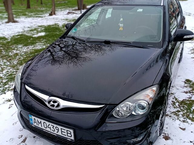 Черный Хендай i30, объемом двигателя 1.6 л и пробегом 0 тыс. км за 7450 $, фото 1 на Automoto.ua