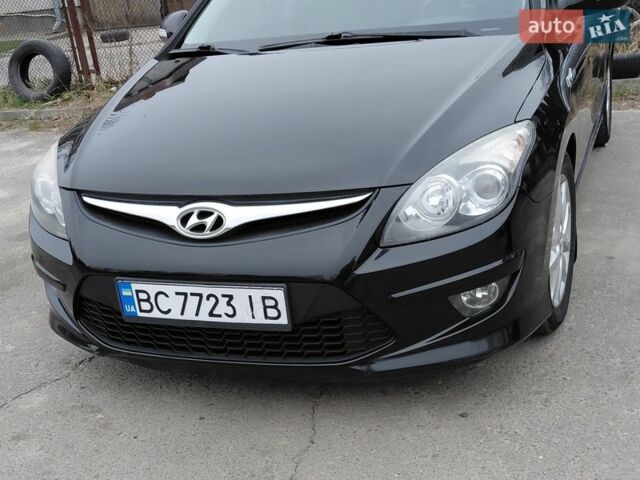 Черный Хендай i30, объемом двигателя 1.58 л и пробегом 221 тыс. км за 6200 $, фото 1 на Automoto.ua