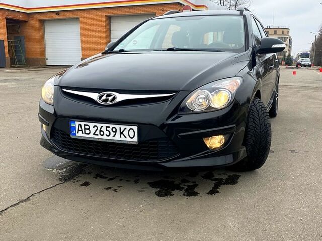 Чорний Хендай i30, об'ємом двигуна 1.4 л та пробігом 168 тис. км за 7800 $, фото 1 на Automoto.ua