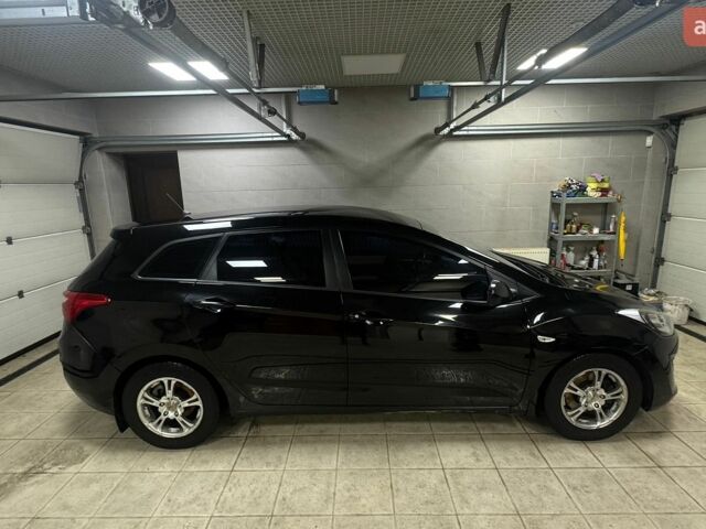 Чорний Хендай i30, об'ємом двигуна 1.4 л та пробігом 330 тис. км за 7000 $, фото 1 на Automoto.ua