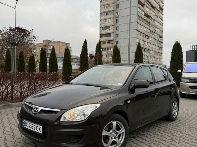 Фиолетовый Хендай i30, объемом двигателя 1.4 л и пробегом 180 тыс. км за 4650 $, фото 1 на Automoto.ua