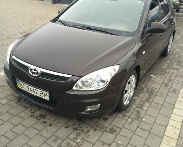 Коричневый Хендай i30, объемом двигателя 1.4 л и пробегом 262 тыс. км за 5500 $, фото 1 на Automoto.ua