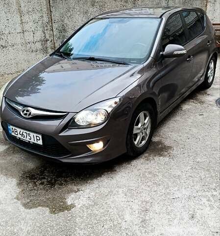 Коричневий Хендай i30, об'ємом двигуна 1.58 л та пробігом 255 тис. км за 6800 $, фото 1 на Automoto.ua