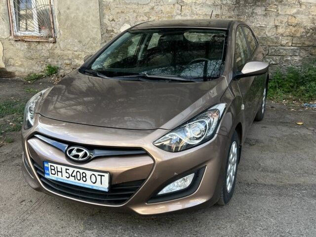 Коричневий Хендай i30, об'ємом двигуна 1.4 л та пробігом 193 тис. км за 8000 $, фото 1 на Automoto.ua
