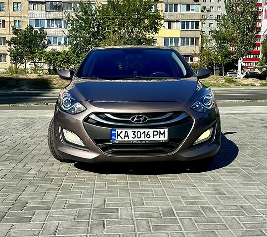 Хендай i30 2012 в Днепре (Днепропетровске) на Automoto.ua Коричневый Хендай i30, объемом двигателя 1.4 л и пробегом 293 тыс. км за 6999 $, фото 1 на Automoto.ua