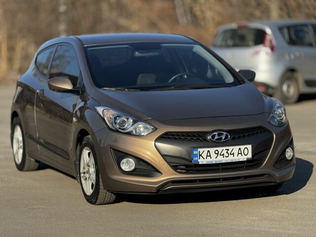 Коричневый Хендай i30, объемом двигателя 1.4 л и пробегом 60 тыс. км за 8500 $, фото 1 на Automoto.ua