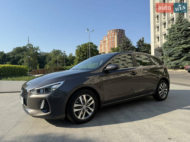 Коричневый Хендай i30, объемом двигателя 1.59 л и пробегом 55 тыс. км за 17100 $, фото 1 на Automoto.ua