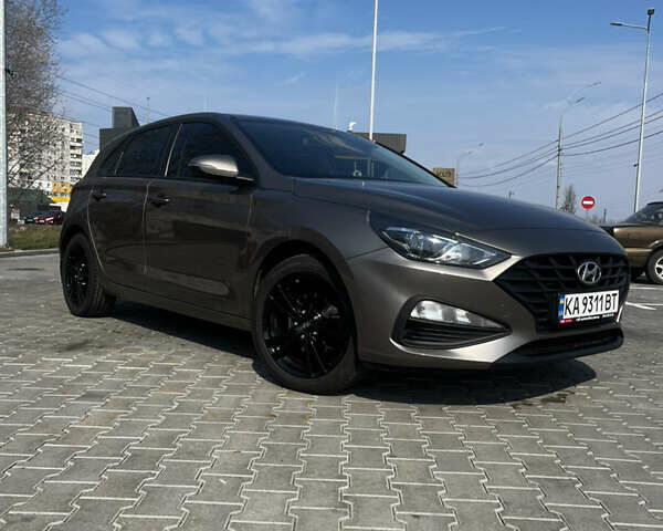 Коричневий Хендай i30, об'ємом двигуна 1.5 л та пробігом 56 тис. км за 16000 $, фото 1 на Automoto.ua