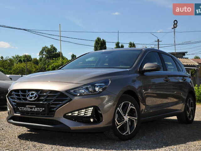 Коричневый Хендай i30, объемом двигателя 1.5 л и пробегом 9 тыс. км за 18500 $, фото 1 на Automoto.ua