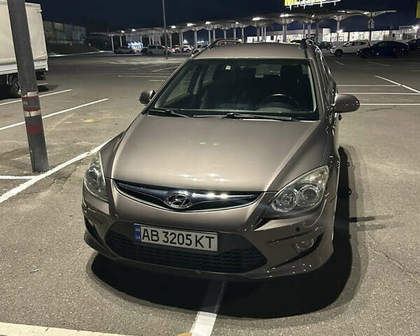 Коричневый Хендай i30, объемом двигателя 1.59 л и пробегом 125 тыс. км за 8800 $, фото 1 на Automoto.ua