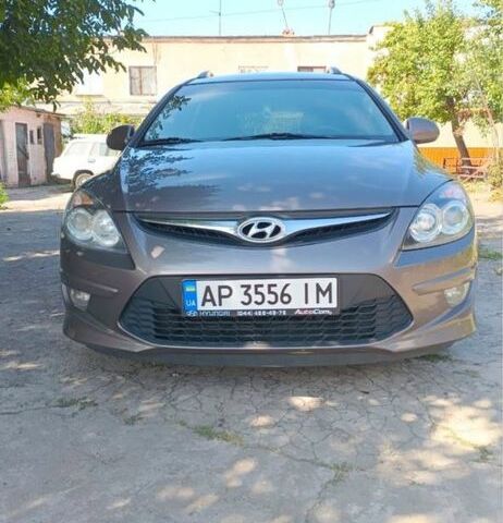 Коричневый Хендай i30, объемом двигателя 1.6 л и пробегом 170 тыс. км за 8500 $, фото 1 на Automoto.ua