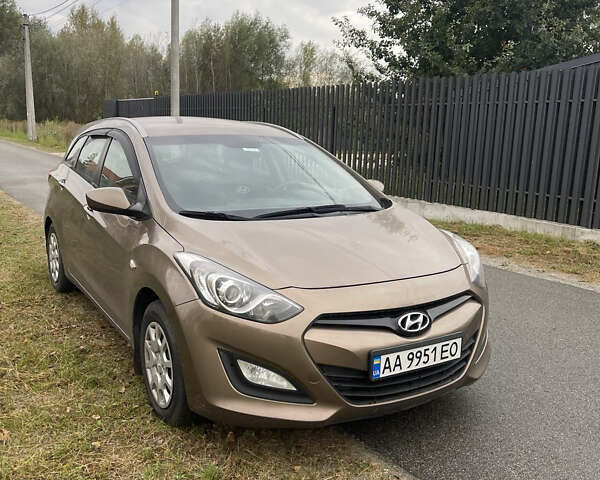 Хендай i30 2013 в Киеве на Automoto.ua Коричневый Хендай i30, объемом двигателя 1.59 л и пробегом 227 тыс. км за 9300 $, фото 1 на Automoto.ua
