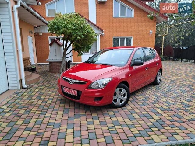 Хендай i30 2009 в Умани на Automoto.ua Красный Хендай i30, объемом двигателя 0 л и пробегом 139 тыс. км за 5850 $, фото 1 на Automoto.ua