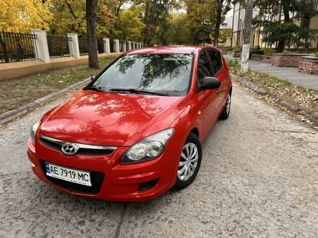 Червоний Хендай i30, об'ємом двигуна 1.4 л та пробігом 290 тис. км за 5200 $, фото 1 на Automoto.ua