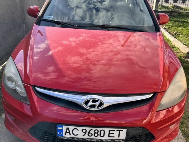Красный Хендай i30, объемом двигателя 1.6 л и пробегом 3 тыс. км за 6200 $, фото 1 на Automoto.ua