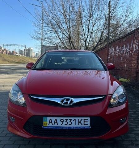 Красный Хендай i30, объемом двигателя 1.6 л и пробегом 73 тыс. км за 6299 $, фото 1 на Automoto.ua
