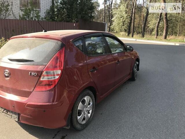 Червоний Хендай i30, об'ємом двигуна 1.6 л та пробігом 112 тис. км за 4500 $, фото 1 на Automoto.ua