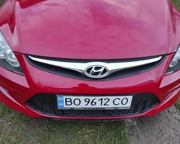 Хендай i30 2012 в Тернополе на Automoto.ua Красный Хендай i30, объемом двигателя 1.6 л и пробегом 200 тыс. км за 6000 $, фото 1 на Automoto.ua