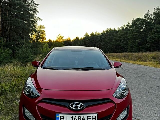 Червоний Хендай i30, об'ємом двигуна 1.6 л та пробігом 182 тис. км за 9200 $, фото 1 на Automoto.ua