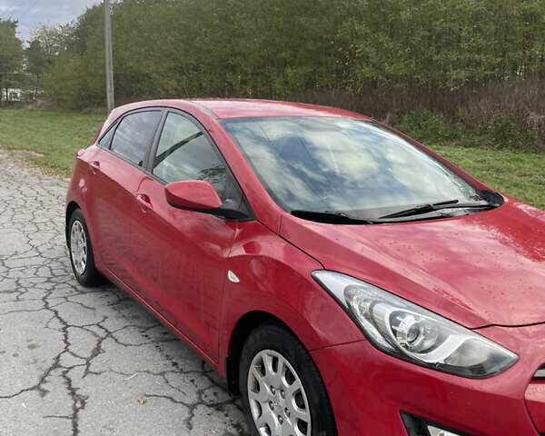 Хендай i30 2013 в Емильчином на Automoto.ua Красный Хендай i30, объемом двигателя 1.4 л и пробегом 85 тыс. км за 8200 $, фото 1 на Automoto.ua