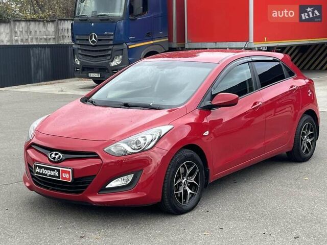 Хендай i30 2013 в Киеве на Automoto.ua Красный Хендай i30, объемом двигателя 1.4 л и пробегом 122 тыс. км за 9790 $, фото 1 на Automoto.ua