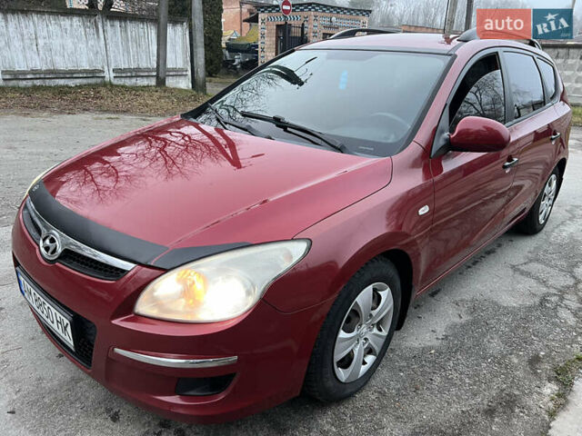 Красный Хендай i30, объемом двигателя 1.6 л и пробегом 223 тыс. км за 4750 $, фото 1 на Automoto.ua