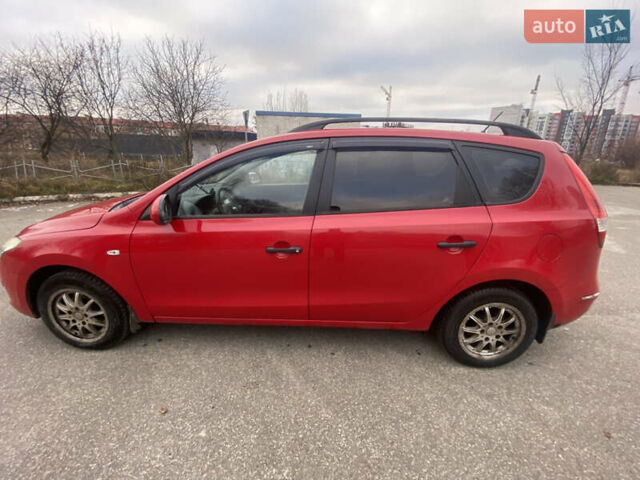 Червоний Хендай i30, об'ємом двигуна 1.4 л та пробігом 245 тис. км за 5700 $, фото 1 на Automoto.ua