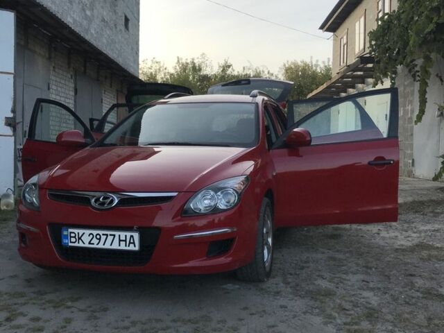 Червоний Хендай i30, об'ємом двигуна 1.6 л та пробігом 230 тис. км за 6100 $, фото 1 на Automoto.ua