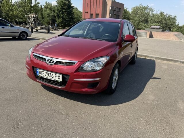 Червоний Хендай i30, об'ємом двигуна 1.4 л та пробігом 215 тис. км за 6100 $, фото 1 на Automoto.ua