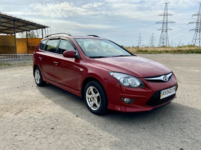 Червоний Хендай i30, об'ємом двигуна 1.6 л та пробігом 73 тис. км за 8350 $, фото 1 на Automoto.ua