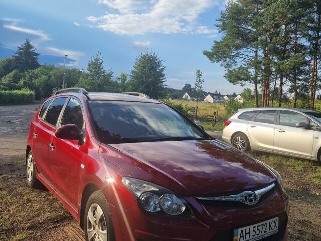 Красный Хендай i30, объемом двигателя 1.59 л и пробегом 77 тыс. км за 8200 $, фото 1 на Automoto.ua