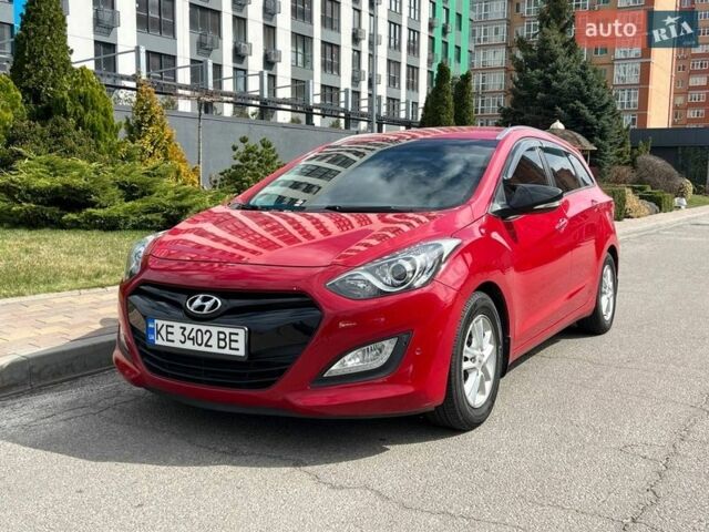 Червоний Хендай i30, об'ємом двигуна 1.58 л та пробігом 244 тис. км за 8500 $, фото 1 на Automoto.ua