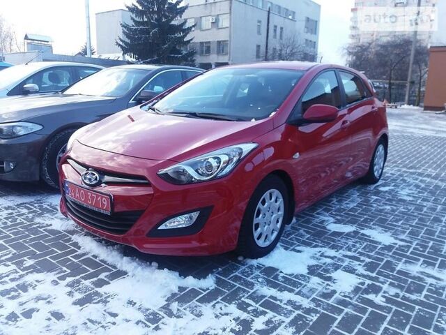 Червоний Хендай i30, об'ємом двигуна 1.6 л та пробігом 30 тис. км за 13800 $, фото 1 на Automoto.ua