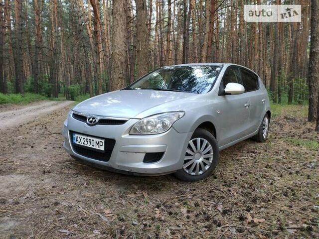 Хендай i30, объемом двигателя 1.4 л и пробегом 255 тыс. км за 4200 $, фото 1 на Automoto.ua