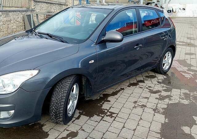 Хендай i30, объемом двигателя 1.6 л и пробегом 215 тыс. км за 5650 $, фото 1 на Automoto.ua