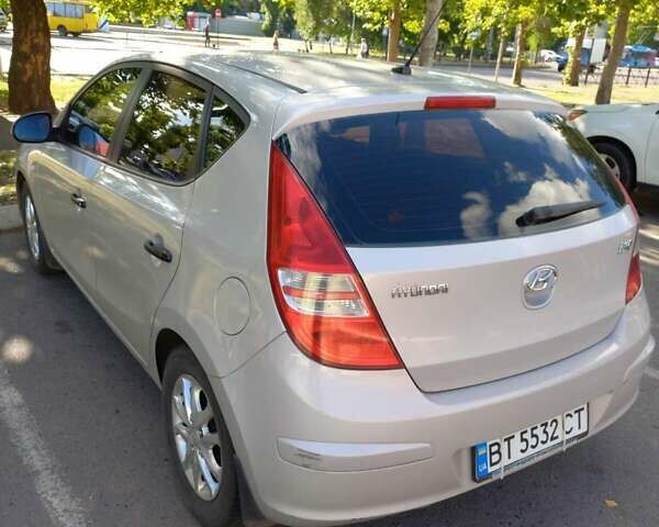 Хендай i30, объемом двигателя 1.4 л и пробегом 187 тыс. км за 5500 $, фото 1 на Automoto.ua