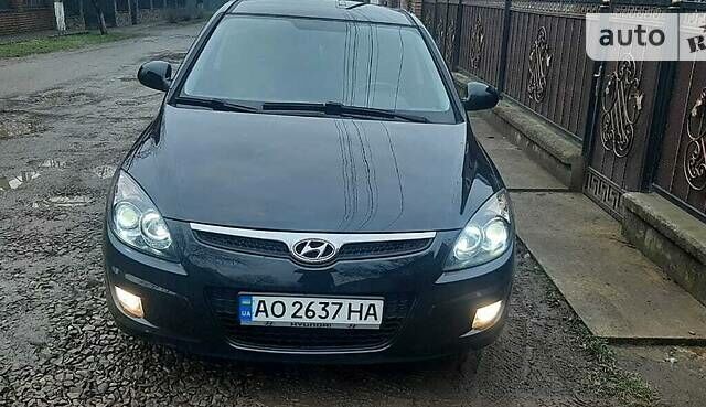 Хендай i30, объемом двигателя 1.6 л и пробегом 245 тыс. км за 6000 $, фото 1 на Automoto.ua