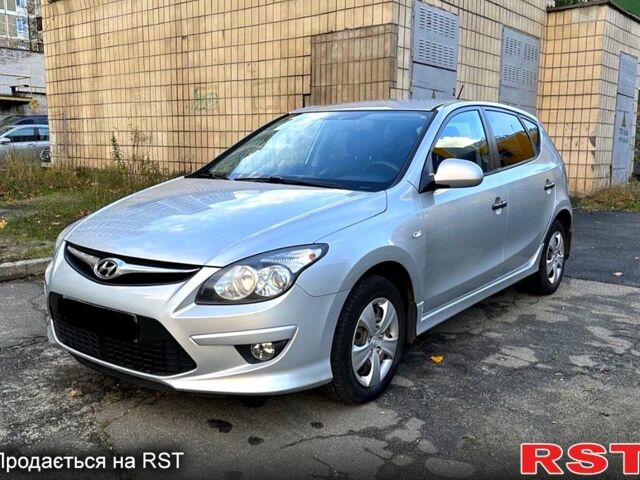 Хендай i30, объемом двигателя 1.4 л и пробегом 175 тыс. км за 6700 $, фото 1 на Automoto.ua