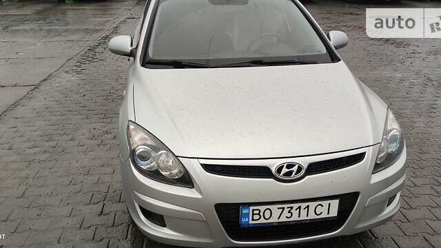 Хендай i30, объемом двигателя 1.6 л и пробегом 105 тыс. км за 6300 $, фото 1 на Automoto.ua