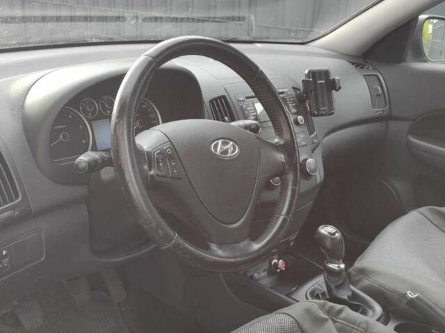 Хендай i30, объемом двигателя 1.6 л и пробегом 240 тыс. км за 6200 $, фото 1 на Automoto.ua