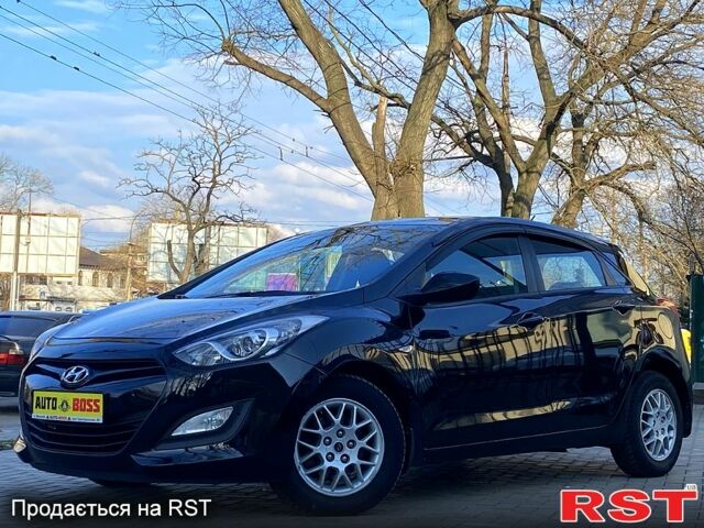 Хендай i30, объемом двигателя 1.4 л и пробегом 181 тыс. км за 6999 $, фото 1 на Automoto.ua