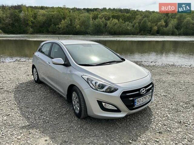 Хендай i30, объемом двигателя 1.4 л и пробегом 105 тыс. км за 9700 $, фото 1 на Automoto.ua
