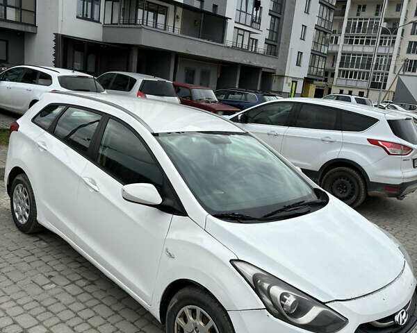 Хендай i30, объемом двигателя 1.4 л и пробегом 244 тыс. км за 6500 $, фото 1 на Automoto.ua