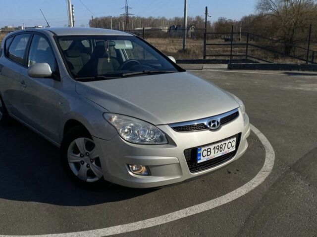 Сірий Хендай i30, об'ємом двигуна 1.4 л та пробігом 191 тис. км за 5700 $, фото 1 на Automoto.ua