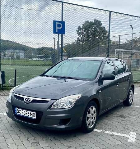 Серый Хендай i30, объемом двигателя 1.4 л и пробегом 201 тыс. км за 5499 $, фото 1 на Automoto.ua