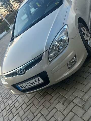 Серый Хендай i30, объемом двигателя 1.4 л и пробегом 143 тыс. км за 5000 $, фото 1 на Automoto.ua